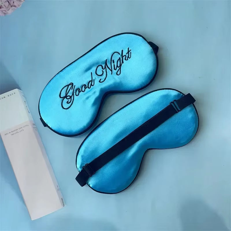 Masque de repos brodé — tissu imitation soie
