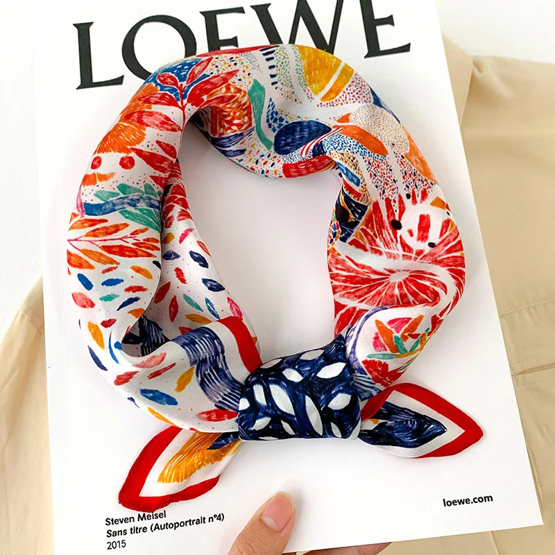 Foulard carré imprimé — 70 × 70 cm