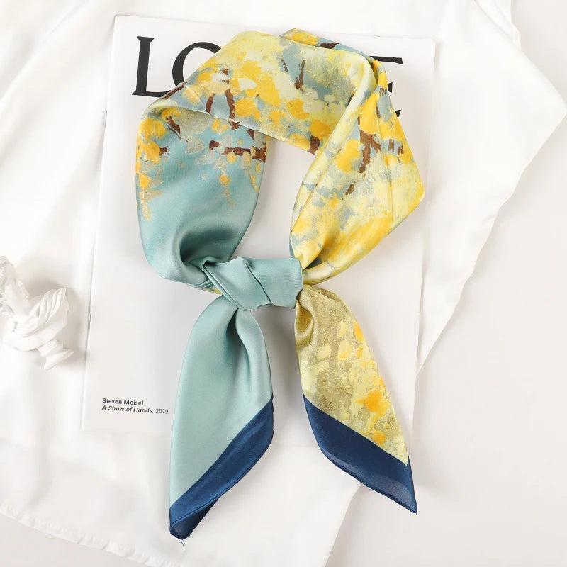 Foulard carré imprimé — 70 × 70 cm