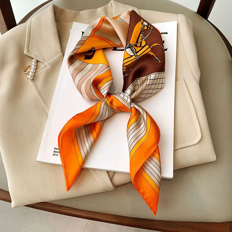 Foulard carré imprimé — 70 × 70 cm