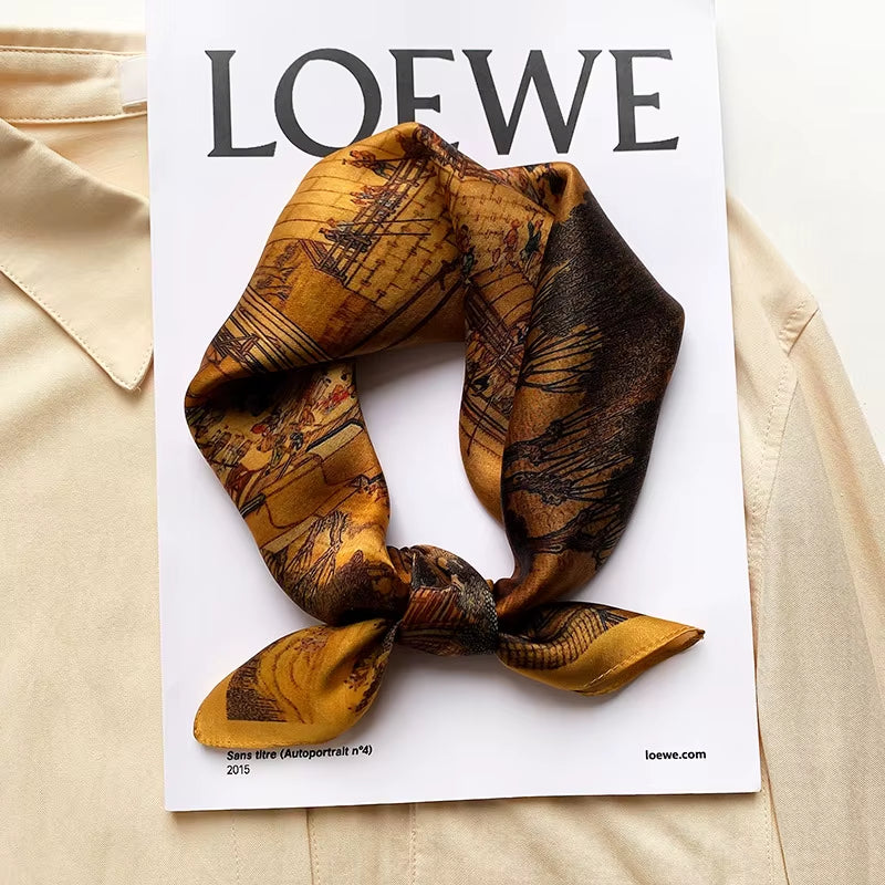 Foulard carré imprimé — 70 × 70 cm