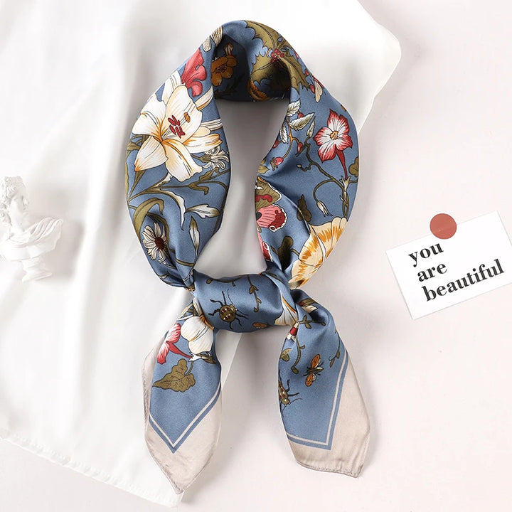 Foulard carré imprimé — 70 × 70 cm