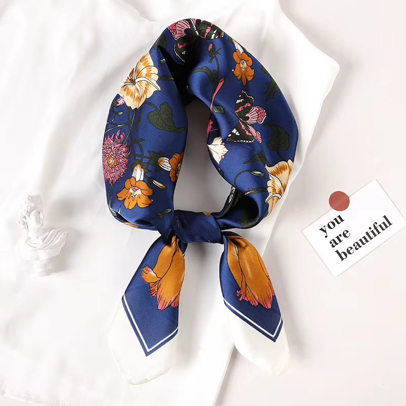Foulard carré imprimé — 70 × 70 cm