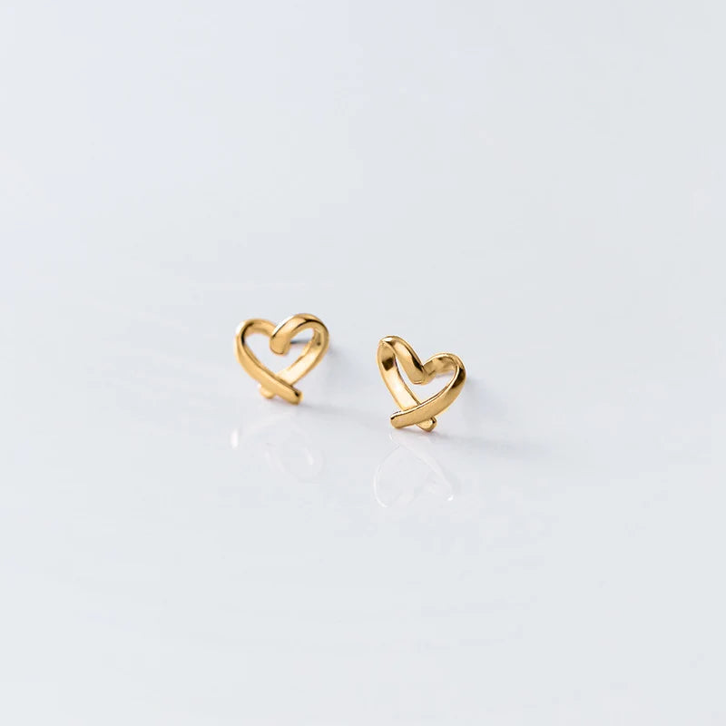 Petites boucles d’oreilles cœur ajouré