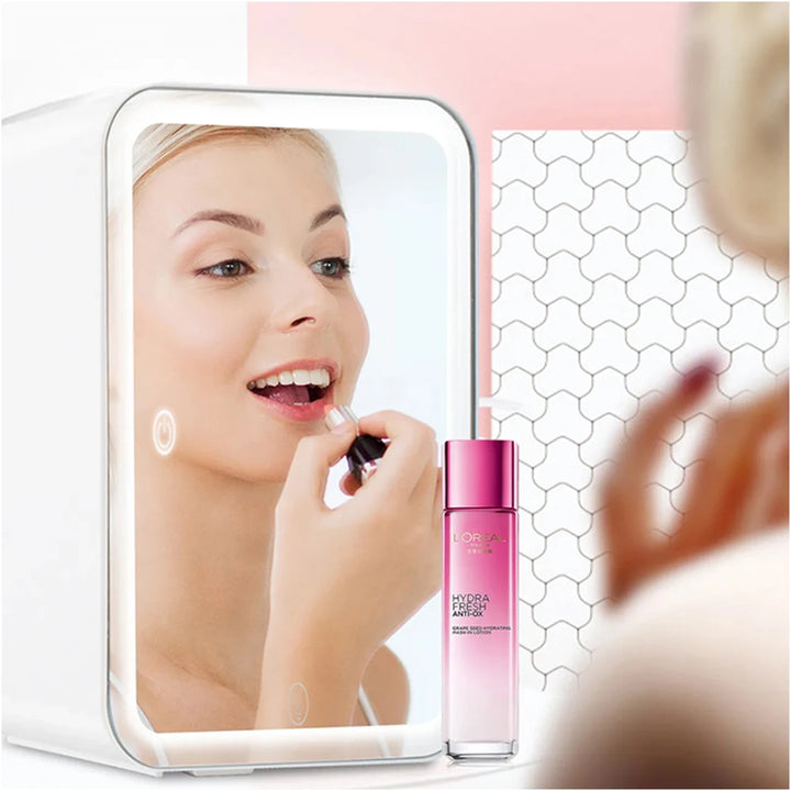 CoolSkin™ – Mini frigo pour cosmétiques et soins visage.