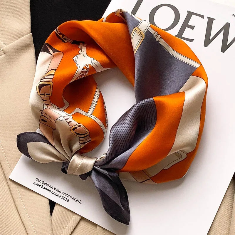 Foulard carré imprimé — 70 × 70 cm