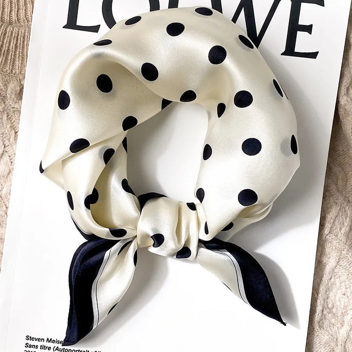 Foulard carré imprimé — 70 × 70 cm