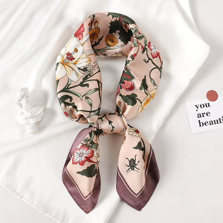 Foulard carré imprimé — 70 × 70 cm